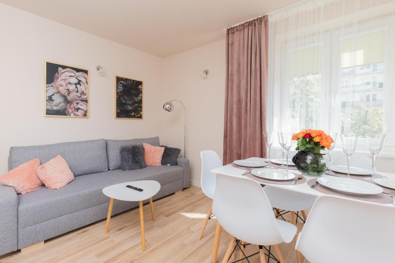 Mokotow Apartments Reytan By Noclegi Renters Warszawa Eksteriør billede