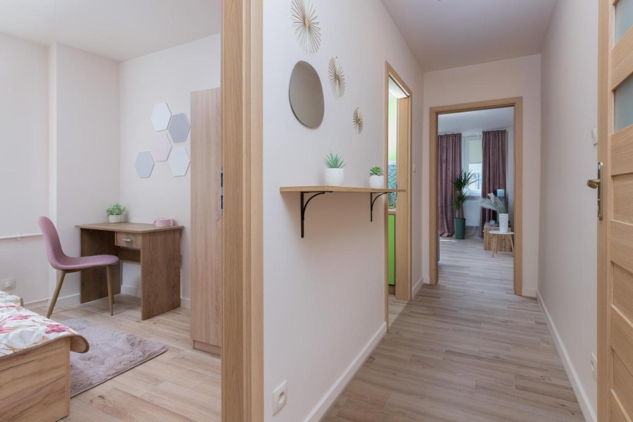 Mokotow Apartments Reytan By Noclegi Renters Warszawa Eksteriør billede