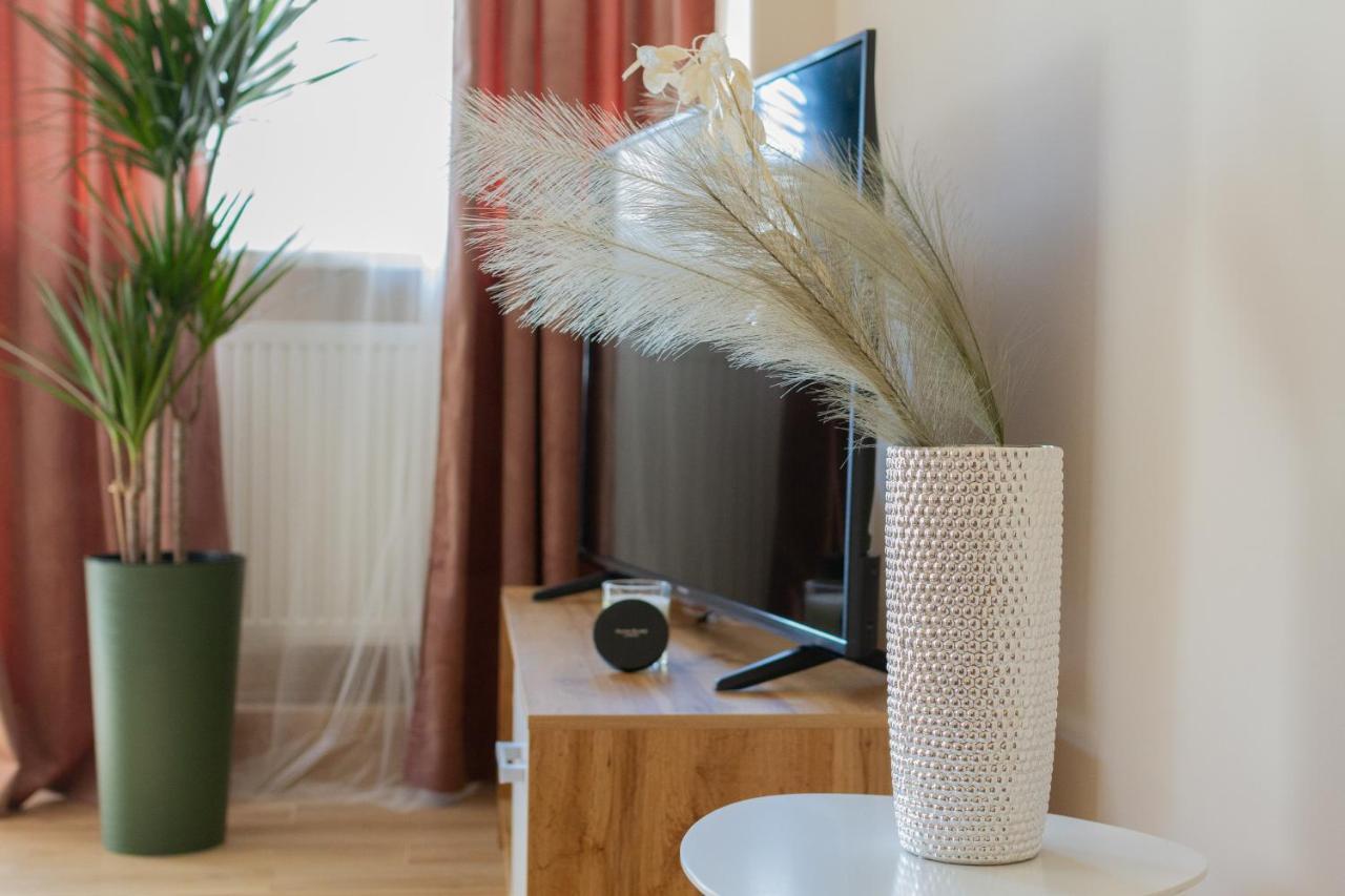 Mokotow Apartments Reytan By Noclegi Renters Warszawa Eksteriør billede